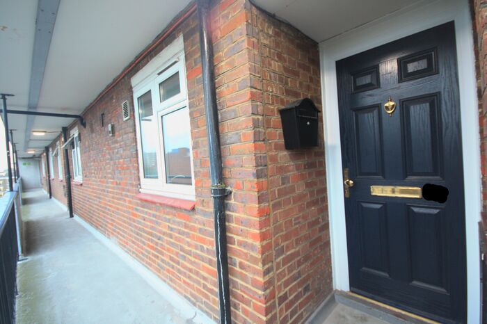 1 Bedroom Flat To Rent In Offham House, Beckway Street, London, SE17