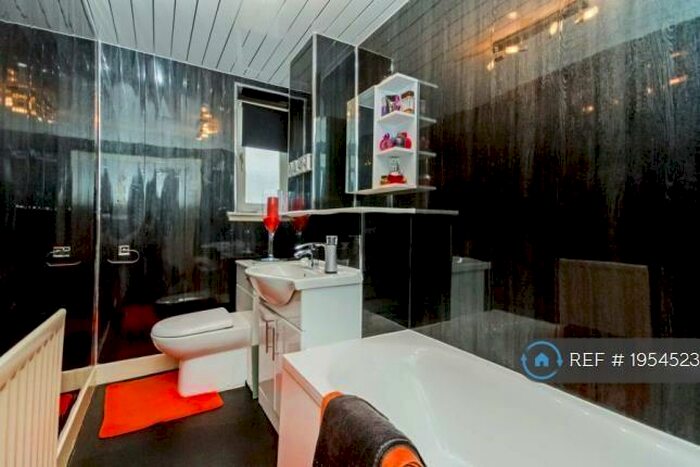 2 Bedroom Flat To Rent In Castlemilk, Glasgow, G45