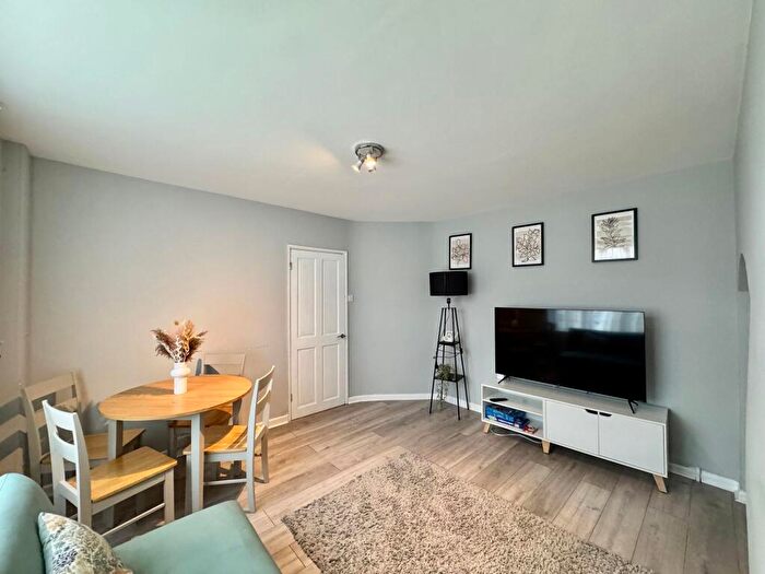 2 Bedroom Terraced House For Sale In Deansbrook Road, Edgware, HA8
