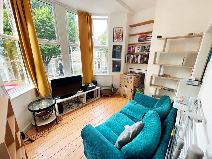 1 Bedroom Flat To Rent In Connaught Road, Cardiff, CF24