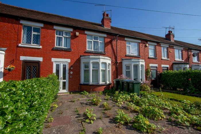 3 Bedroom Terraced House To Rent In Kenpas Highway, Styvechale, Coventry, CV3