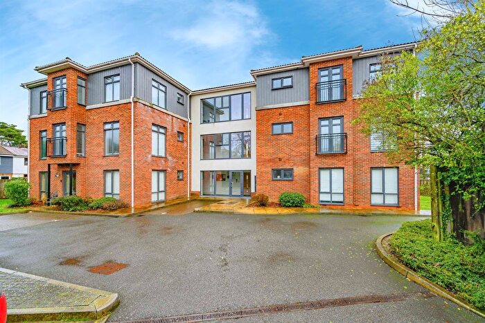 2 Bedroom Flat For Sale In Montgomery Avenue, Hemel Hempstead, HP2