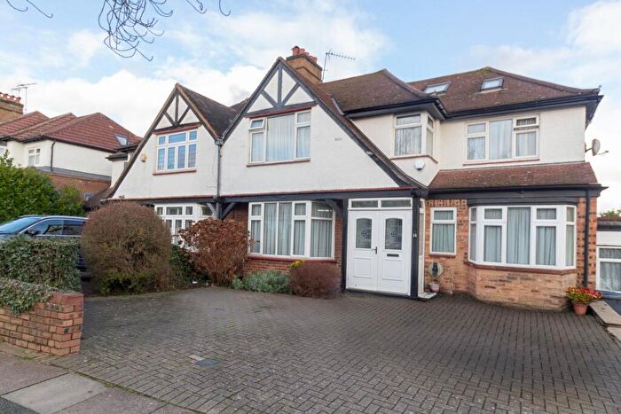 4 Bedroom Semi Detached House For Sale In Hillside Gardens, Edgware, HA8