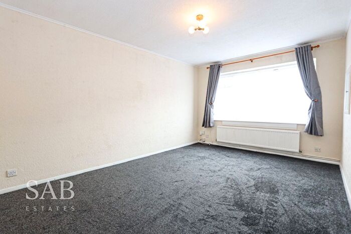 2 Bedroom Maisonette To Rent In Garden Close, Northolt, UB5