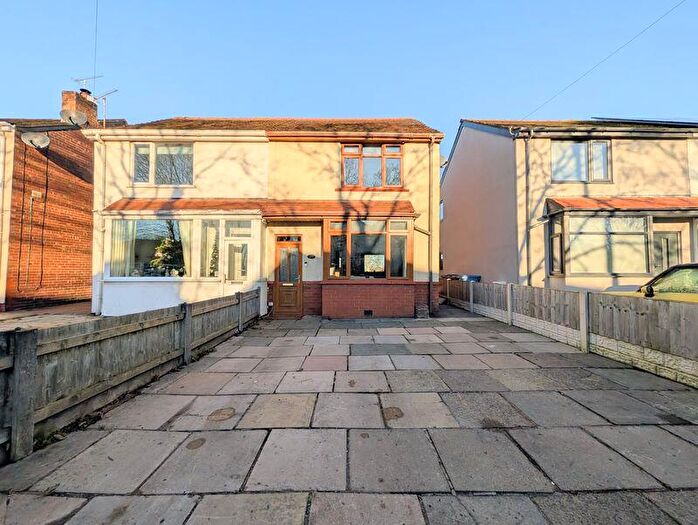 3 Bedroom Semi-Detached House To Rent In Golf Open - Moss Road, Birkdale - Sleeps, PR8