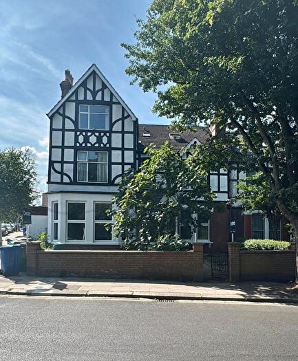 1 Bedroom Flat To Rent In Colyton Road, London, SE22