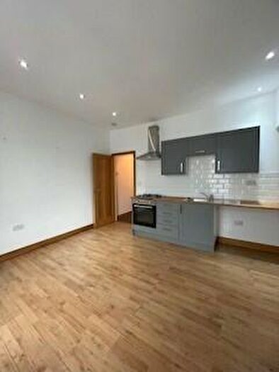 1 Bedroom Flat To Rent In Burnley Road, Briercliffe, BB10