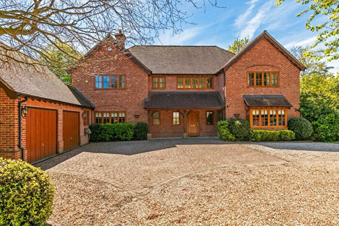 5 Bedroom Detached House For Sale In Cliff Way, Compton, SO21