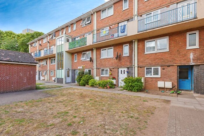 2 Bedroom Maisonette To Rent In Ottawa Road, Leicester, LE1