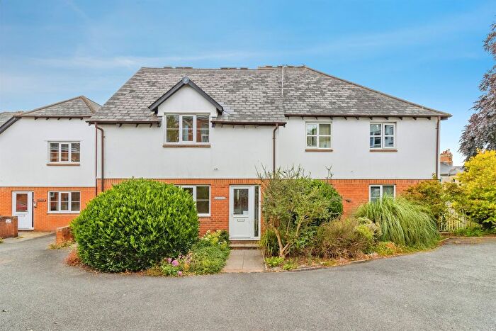 1 Bedroom Flat For Sale In Church Road, Newton Abbot, TQ12