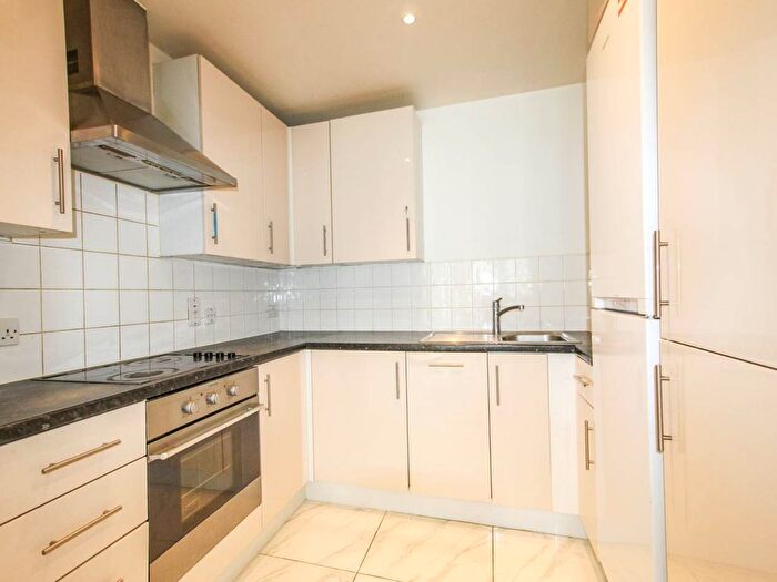 1 Bedroom Flat To Rent In Signal Building, Station Approach, Hayes, UB3