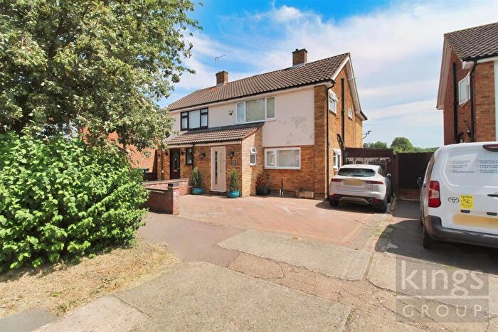 3 Bedroom Semi-Detached House For Sale In Elm Drive, Cheshunt, Waltham Cross, EN8