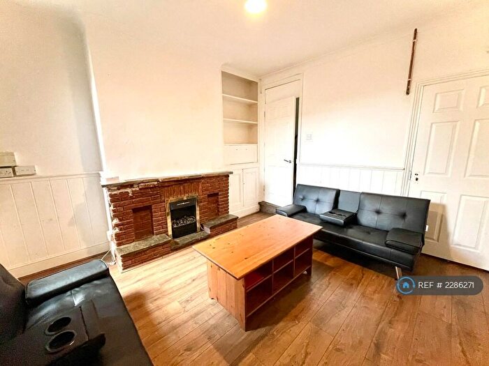 3 Bedroom Terraced House To Rent In Lockhurst Lane, Coventry, CV6