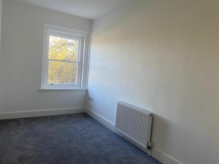 1 Bedroom Flat To Rent In Fryston House, Bargate, Grimsby, DN34