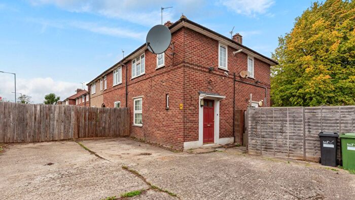 3 Bedroom End Of Terrace House For Sale In Westway, London, W12