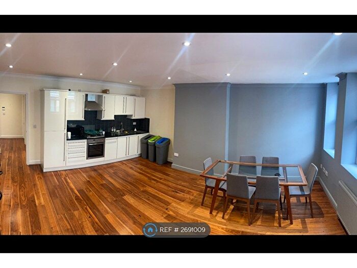 3 Bedroom Flat To Rent In Newman Street, London, W1T