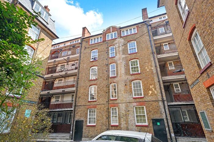 3 Bedroom Flat To Rent In Skipwith House, EC1