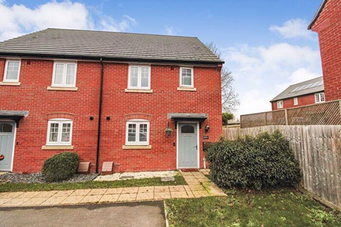 3 Bedroom Semi-Detached House For Sale In Hare Meadow, Great Barford, MK44