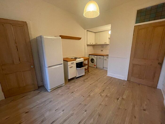 1 Bedroom Flat To Rent In Clarkston Road, Muirend, Glasgow, G44
