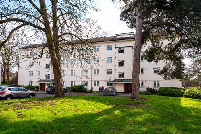 3 Bedroom Flat For Sale In Kingsnympton Park, Kingston, Kingston Upon Thames, KT2