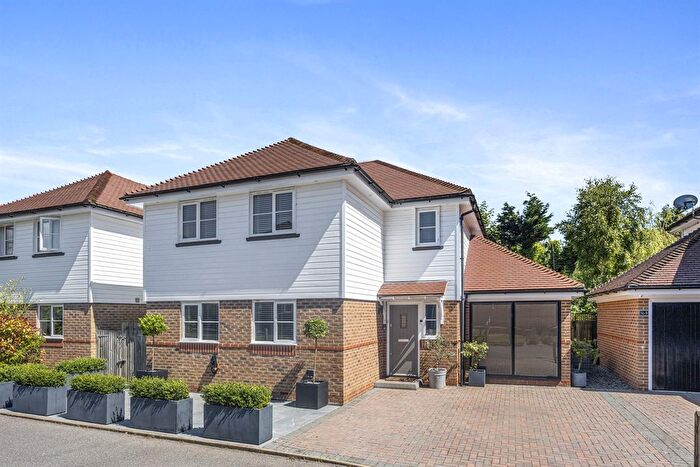 3 Bedroom Detached House For Sale In Lamorna Close, Washington, West Sussex, RH20