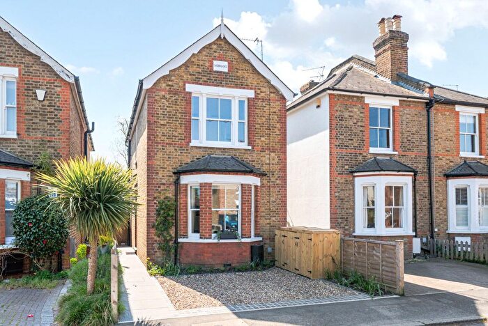 3 Bedroom Detached House For Sale In Summer Road, East Molesey, KT8