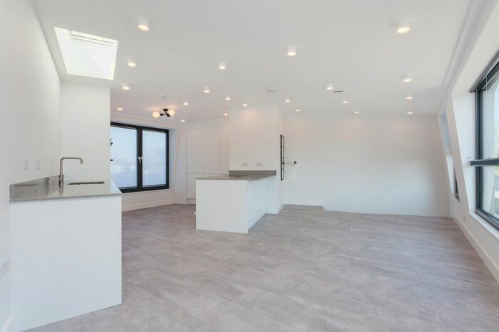 2 Bedroom Flat To Rent In Bohemia Place, Mare Street, London, E8