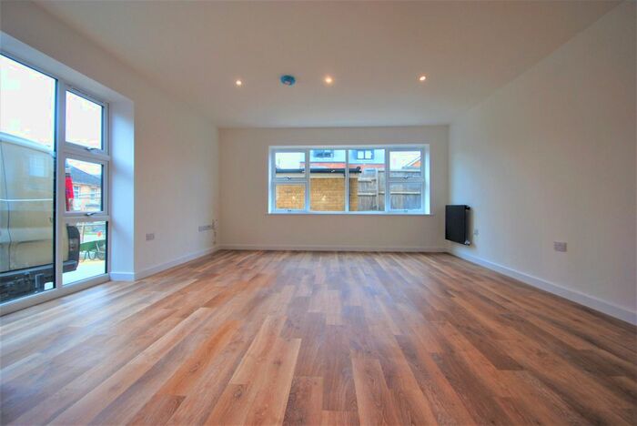 2 Bedroom Flat To Rent In Castle Road, Winton, Bournemouth, BH9