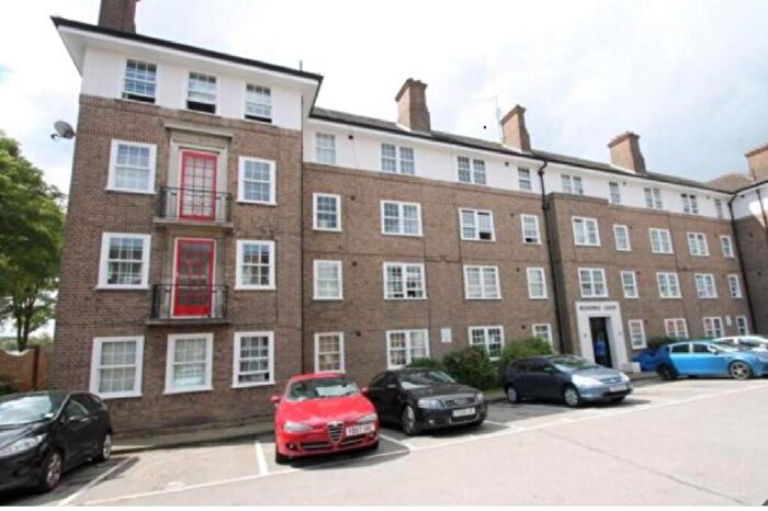 2 Bedroom Flat To Rent In Bishopric Court, Bishopric, Horsham, West Sussex., RH12