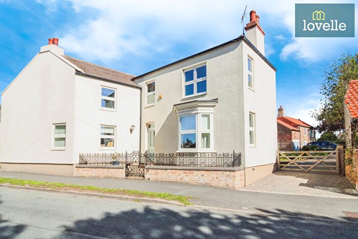 4 Bedroom Detached House For Sale In Cheapside, Waltham, DN37