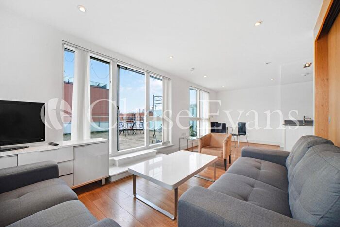 2 Bedroom Flat To Rent In Caspian Wharf, Yeo Street, Bow, London, E3