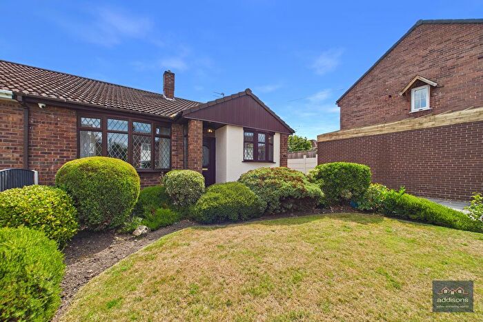 2 Bedroom Semi-Detached Bungalow For Sale In Edinburgh Drive, Pemberton, Wigan, WN5
