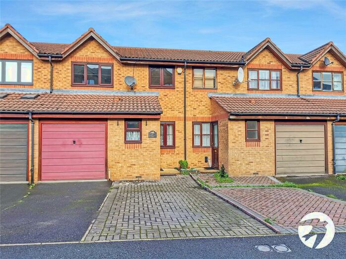 3 Bedroom House To Rent In Harlinger Street, London, SE18