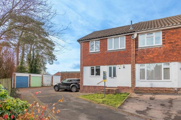 2 Bedroom End Of Terrace House To Rent In Trenches Road, Crowborough, TN6