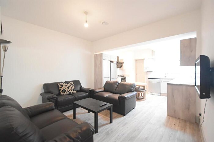 6 Bedroom Terraced House To Rent In Katie Road Selly Oak, B29