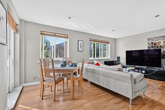 1 Bedroom Flat For Sale In Porter Street, London Bridge, SE1
