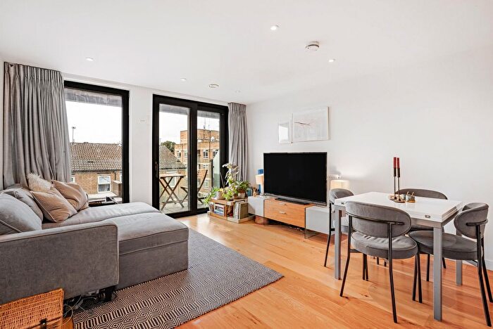 2 Bedroom Flat For Sale In Dalston Lane, London, E8