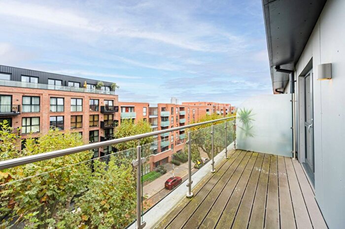 1 Bedroom Flat To Rent In Zenith House, Wood Green, London, N15
