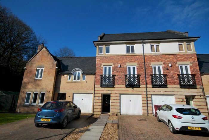 3 Bedroom Town House To Rent In Threadfold Way, Bromley Cross, Bolton, BL7