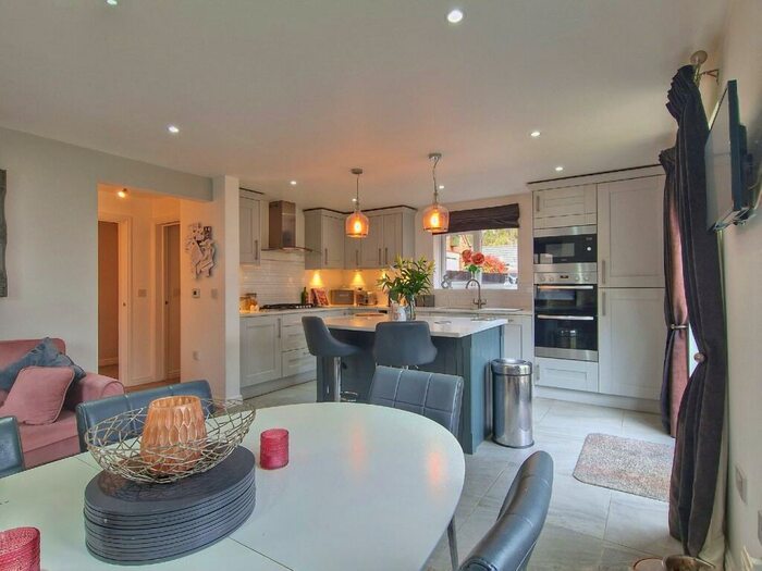 4 Bedroom Detached House For Sale In Butler Drive, Lidlington, Bedfordshire, MK43