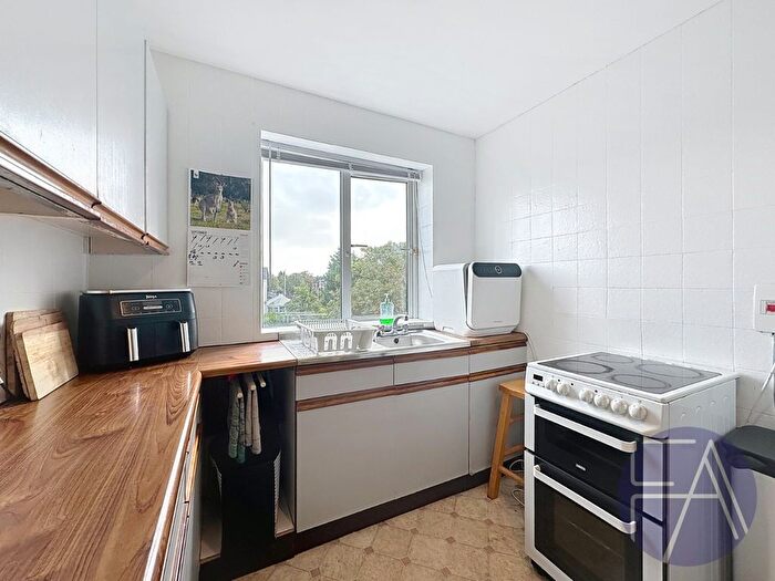 2 Bedroom Flat For Sale In Albany Road, Southport, Merseyside, PR9
