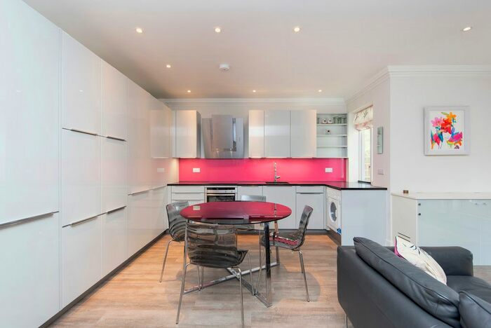 2 Bedroom Flat To Rent In Wimbledon Hill Road, London, SW19
