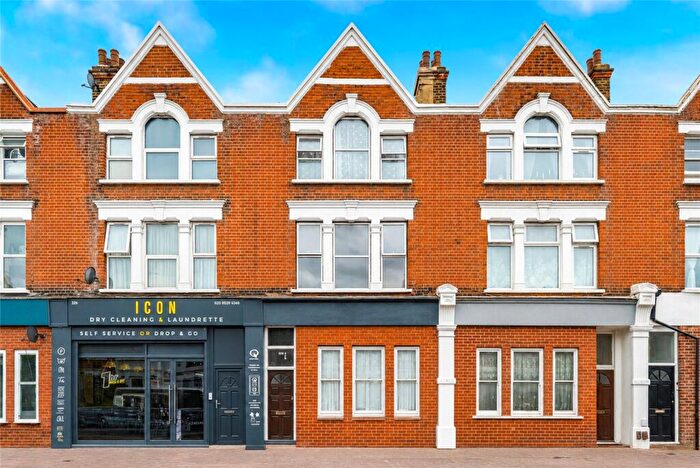 2 Bedroom Flat To Rent In Grove Green Road, London, E11