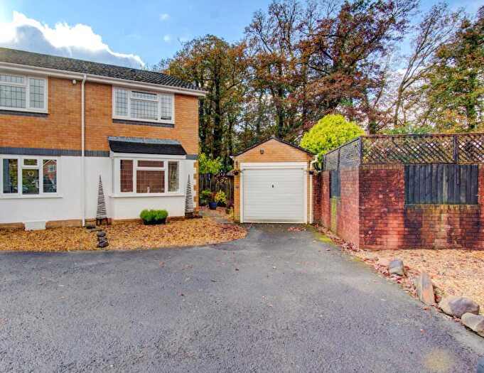 2 Bedroom Semi-Detached House For Sale In Waun Gron, Swansea, SA8