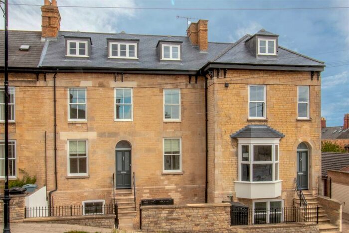 1 Bedroom Flat To Rent In Brownlow Terrace, Stamford, Lincolnshire, PE9