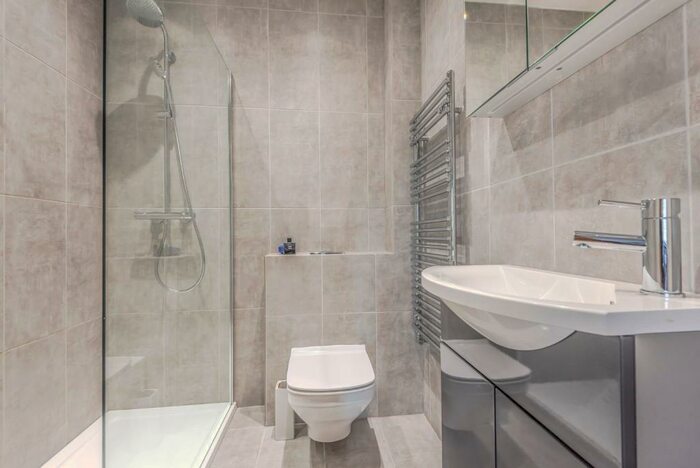 2 Bedroom Flat To Rent In Osborne Road, Windsor, SL4