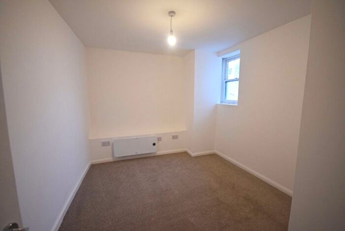 1 Bedroom Flat To Rent In High Street, Bideford, Devon, EX39