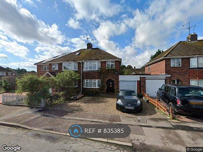 3 Bedroom Semi-Detached House To Rent In Robindale Avenue, Earley, Reading, RG6