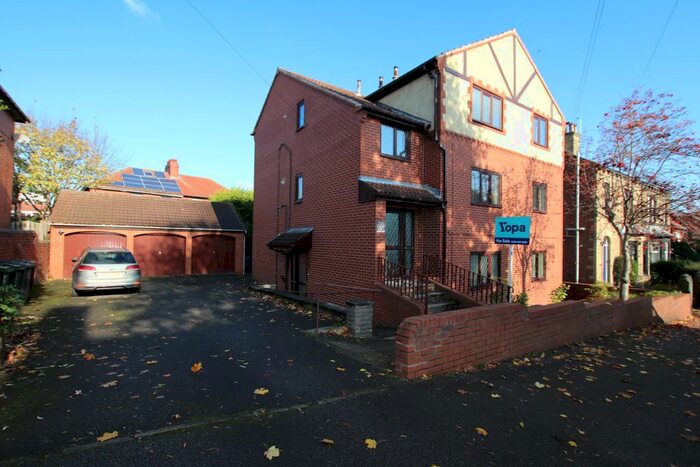 3 Bedroom Flat To Rent In Kensington Road, Barnsley, S75