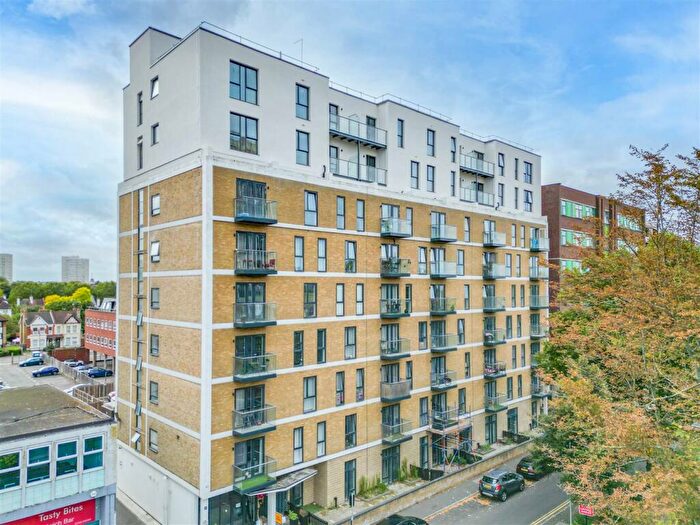 1 Bedroom Apartment For Sale In Victoria Avenue, Southend-on-Sea, SS2